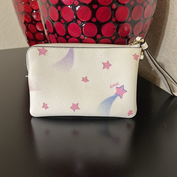EUC Coach White and Pink Star Wristlet - Picture 11 of 12